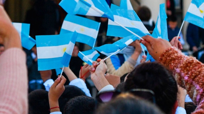 Alumnos harán promesa a la bandera. CGE